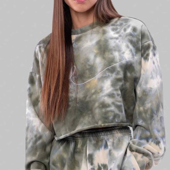 By Egreis Tops - BY EGREIS Sweatshirt Women Large Green Tie Dye Cropped Long Sleeve Pullover Crew